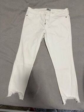 Abercrombie & Fitch White Cropped Raw-Hem Jeans